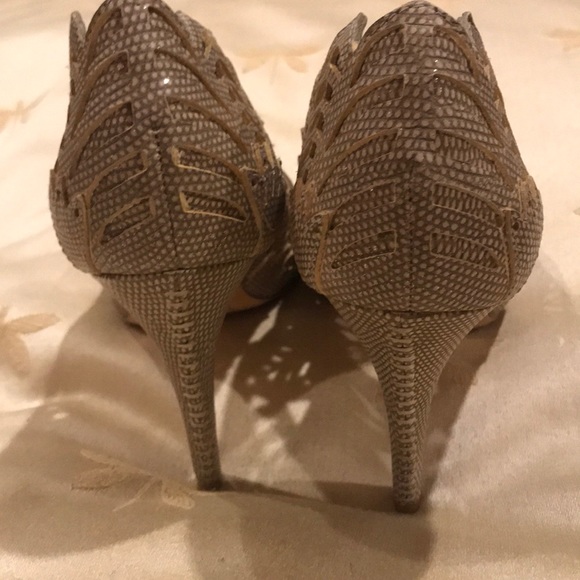 Alice & Olivia Tan Skin Cutout Party Pump - Picture 4 of 5